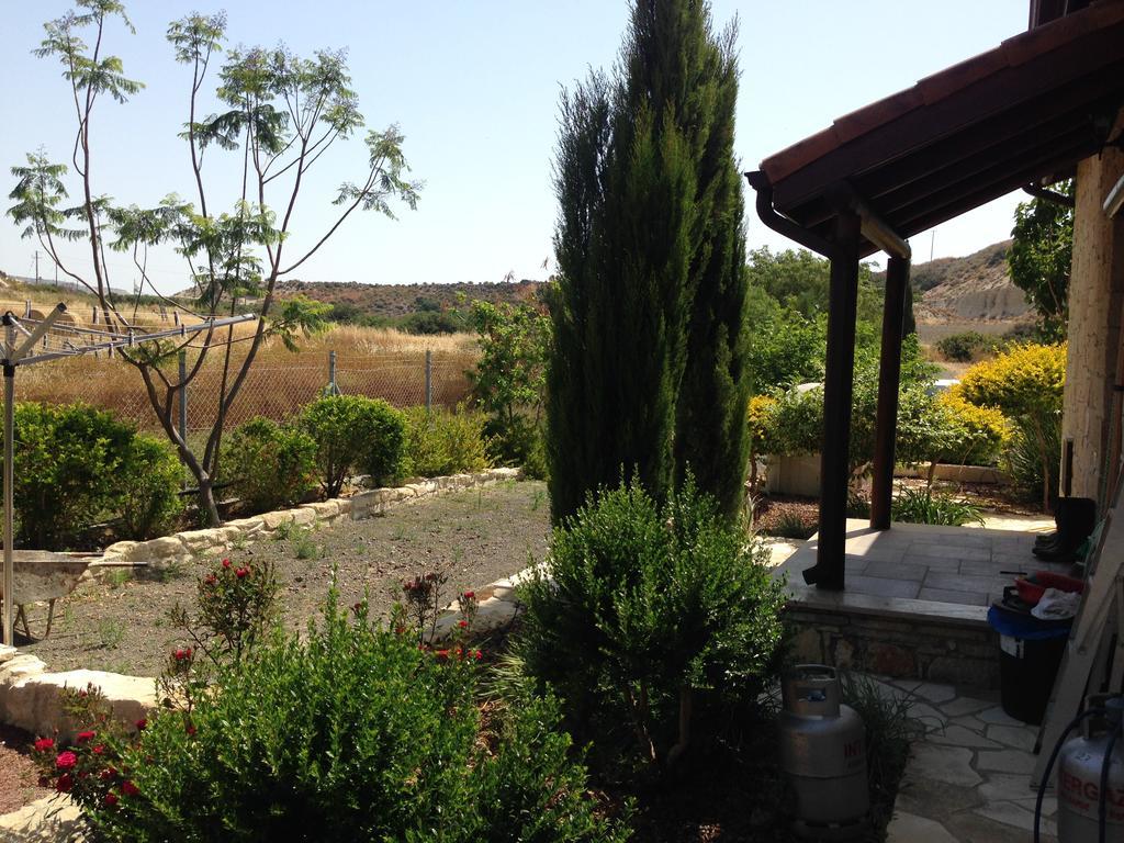 Paradise Traditional House Maroni Exterior photo