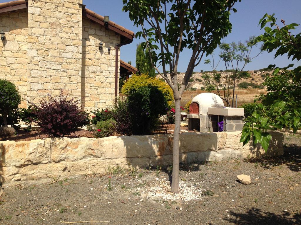 Paradise Traditional House Maroni Exterior photo